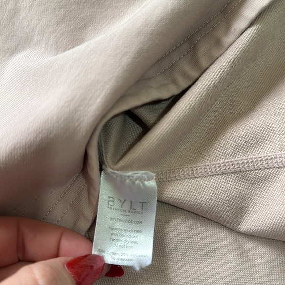 Bylt Basics Curve Hem Lux Short Sleeve Gym T Shirt Light Pink - Picture 7 of 9